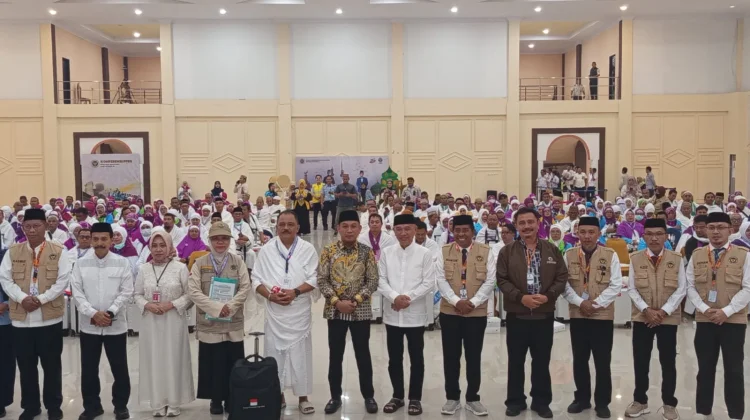 DPRD Gorontalo Lepas 393 Jemaah Haji Kloter 28 UPG