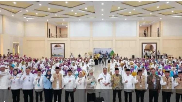 Bupati Pohuwato Hadiri Pelepasan JCH Gorontalo ke Tanah Suci
