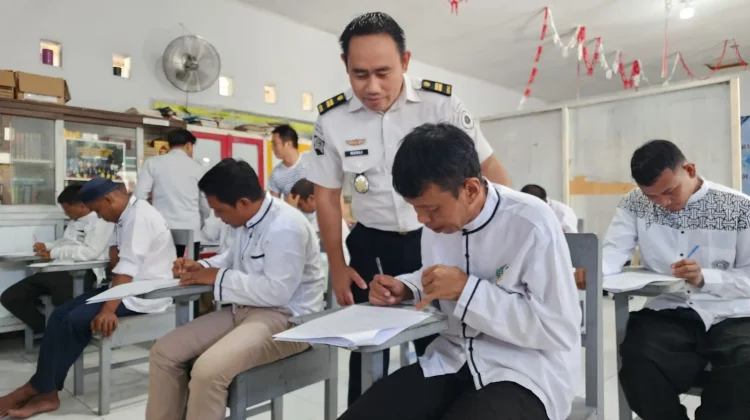 Lapas Gorontalo Fasilitasi Ujian Paket bagi Warga Binaan