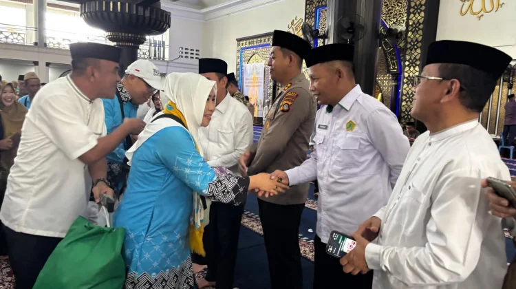 Kakankemenag Kabgor Hadiri Pelepasan 161 JCH di Masjid Baiturrahman Limboto