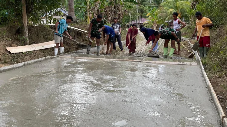 Pekerjaan Jalan Rabat Beton di Desa Hutamonu Sudah Capai 400 Meter