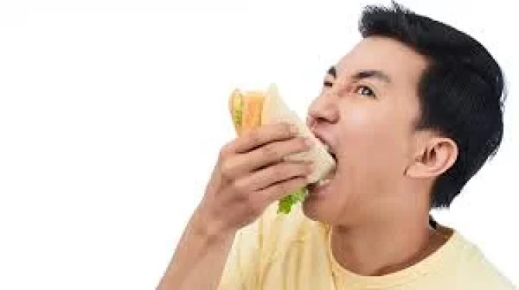 Tidak Mengunyah Makanan dengan Baik Bisa Ganggu Lambung