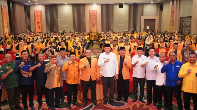 Gusnar Ismail  Jadi Stabilitator  Pembangunan dan Pelayanan Masyarakat