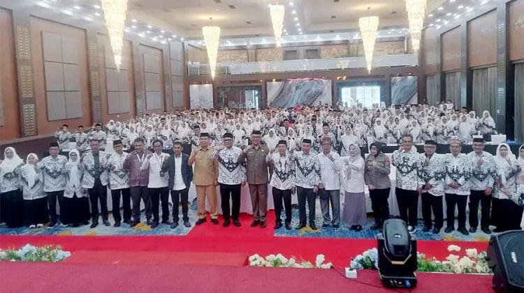 Gubernur Gorontalo Buka Konferensi Kerja I PGRI
