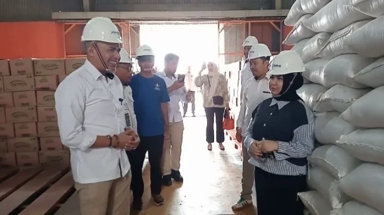 Pastikan Ketersediaan Pangan, Rahmijati Jahya Tinjau Gudang Bulog Gorontalo