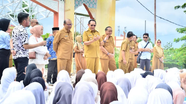 Gubernur Gusnar Motivasi Peserta Tari Kolosal PENAS