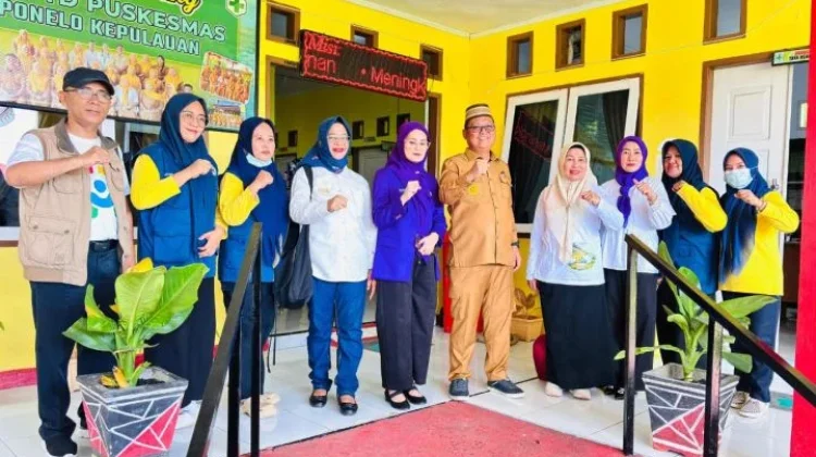 Lewati Jalur Laut, Dinkes Gorut Boyong Dokter Spesialis ke Ponelo Kepulauan