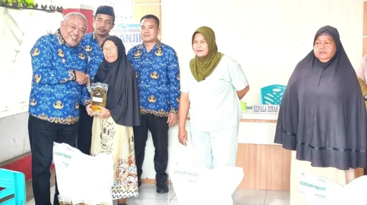 Pemkab Gorontalo Salurkan CPP Bagi Ratusan KPM di Telaga Jaya Sambut Iduladha