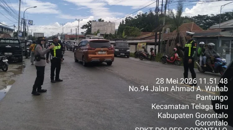Polres Gorontalo Urai Kemacetan Pembagian Daging Kurban di Pantungo