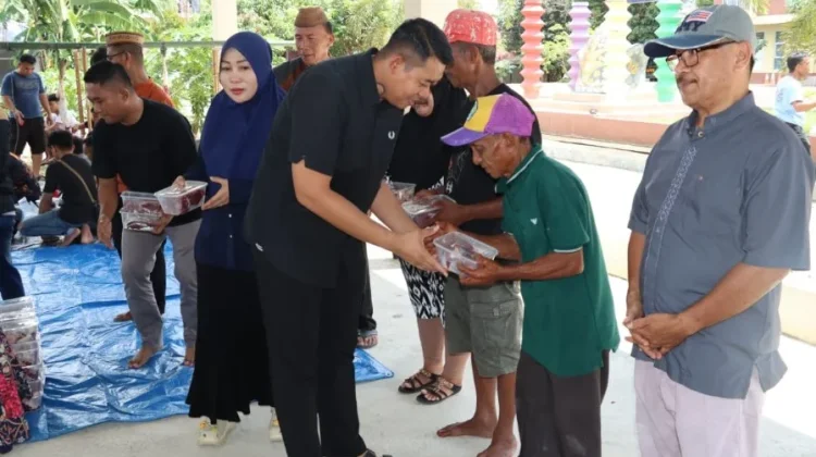 Polres Gorontalo Salurkan Daging Kurban Kepada Warga Membutuhkan