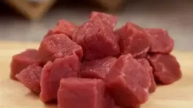 Manfaat dan Risiko Mengonsumsi Daging Merah