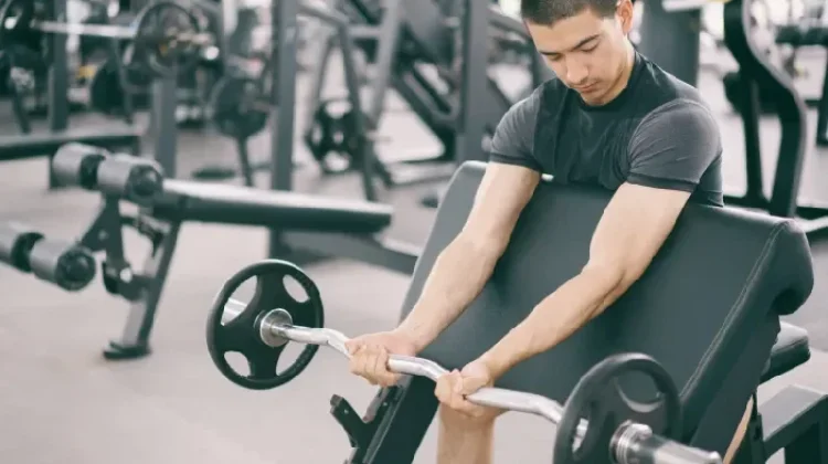 Ingat! Konsisten ke Gym Lebih Penting daripada Latihan Berat