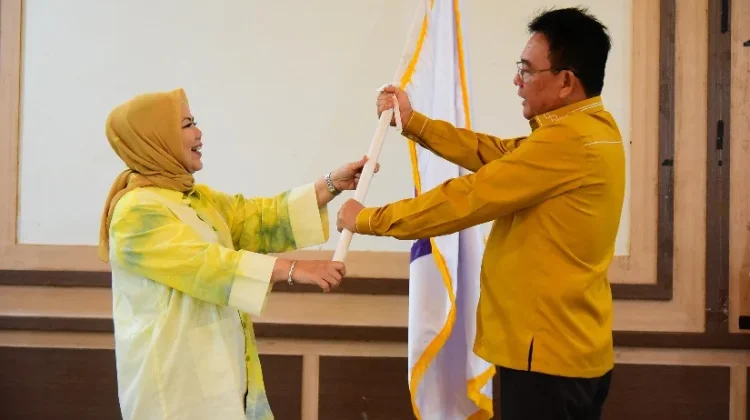 Wagub Lepas Kontingen LPPD Gorontalo ke Pesparawi XIV di Manokwari
