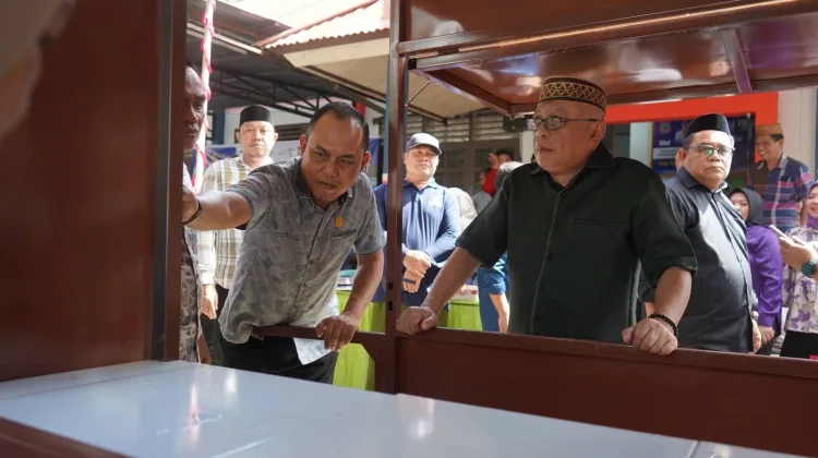 Pemkab Gorontalo Salurkan 66 Gerobak Berdayakan Pelaku UMKM
