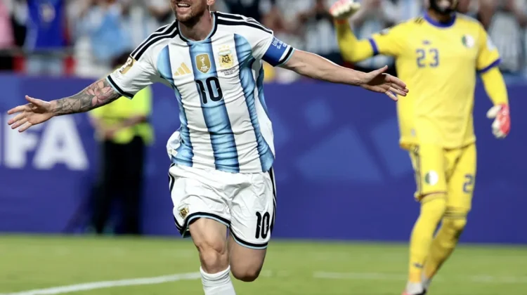 Hattrick Messi Bungkam Aljazair, Selangkah Lagi Jadi Top Skor Sepanjang Masa