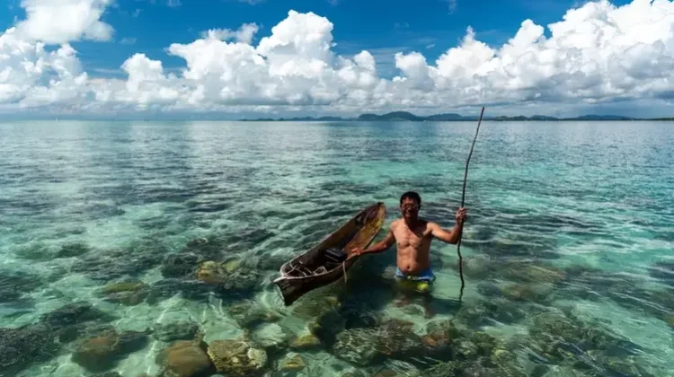 Menyelami Kehidupan Suku Bajau Sang Manusia Laut Indonesia