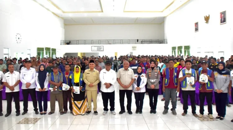 Pemkab Gorontalo Beri Voucher BBM Gratis untuk 403 Pengemudi Bentor