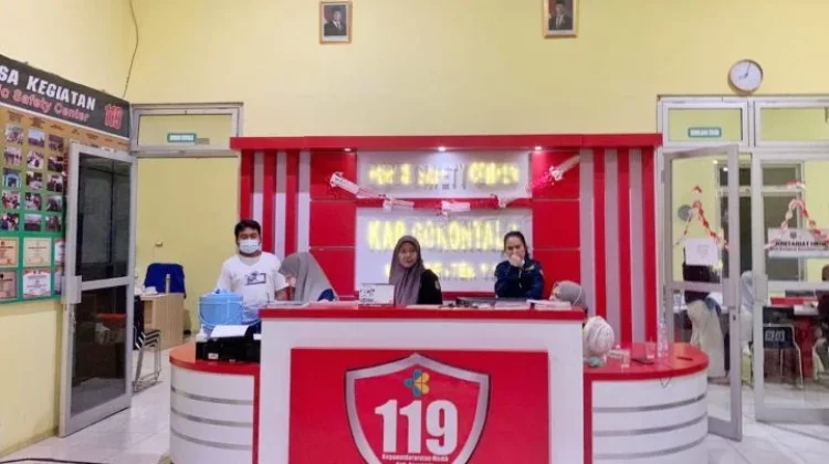 Tim Kesehatan PENAS XVII Sigap Tangani Pasien ke RSUD MM Dunda