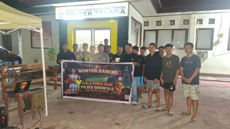 Nonton Bareng PIala Dunia, Polsek Telaga dan Warga Justru Makin Mesra