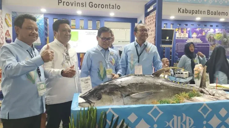 DKP Gorontalo Pamerkan Tuna Raksasa di PENAS XVII