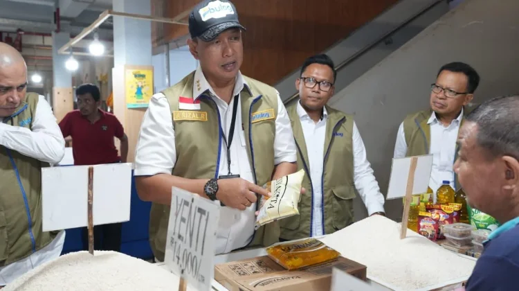 Dirut Perum BULOG Sidak Pasar Sentral Gorontalo, Pastikan MinyaKita Dijual Sesuai