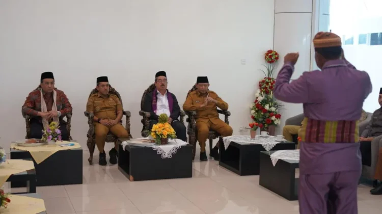 Tamu PENAS XVII Terus Berdatangan, Gusnar Sambut dengan Mopotilolo