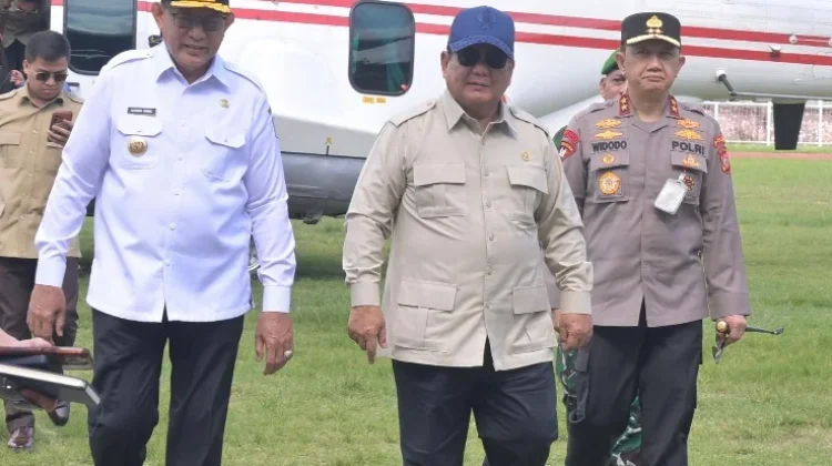 BREAKING NEWS: Gubernur Gusnar Tunggu Kedatangan Presiden di Bandara