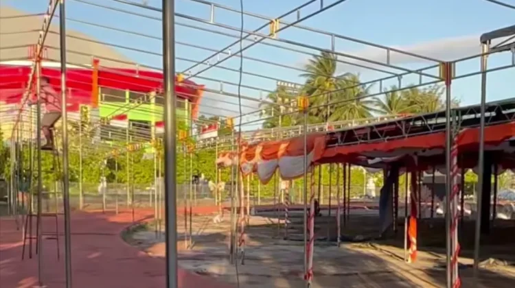 Pengusaha Tenda Meraup Rejeki  Puncak  Penas