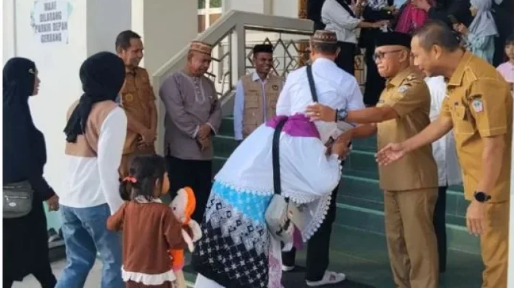 Wabup Iwan S. Adam Sambut Kepulangan 55 Jemaah Haji Pohuwato