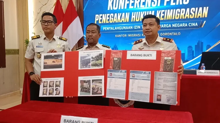 Imigrasi Gorontalo Kembali Deportasi Dua WNA Cina akibat Langgar Izin Tinggal