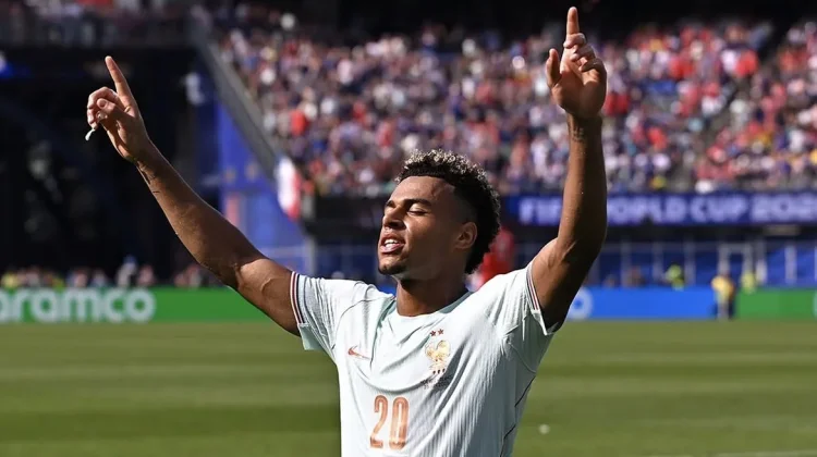 Desire Doue Masuk Daftar Elite Pencetak Gol Termuda Prancis di Piala Dunia
