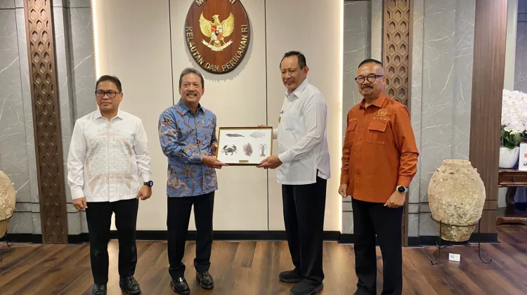 Pertemuan Gusnar Ismail dan Menteri KKP Hasilkan Sejumlah Program Strategis