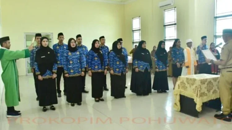 Wabup Iwan S. Adam Lantik 15 PNS Baru di Kabupaten Pohuwato