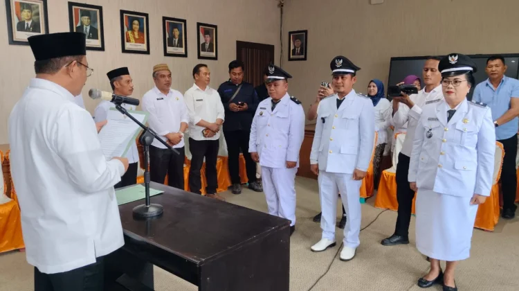 Lantik Tiga Penjabat Kepala Desa, Bupati Rum Pagau Tegaskan Integritas