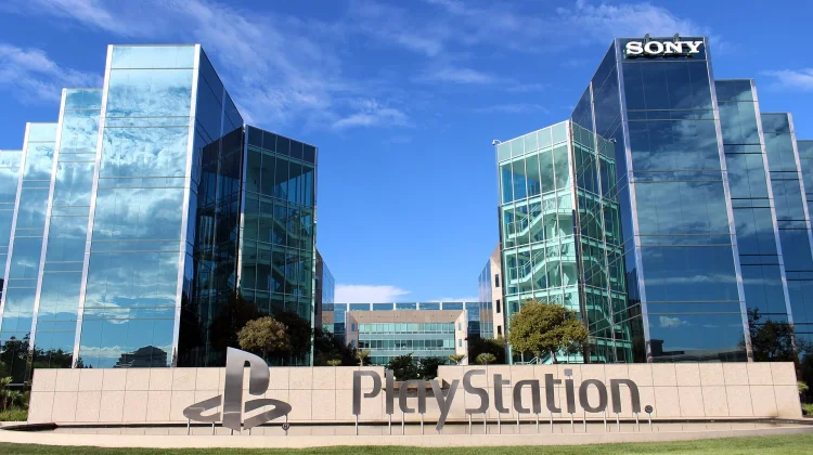 CEO Sony Jual Sebagian Besar Saham di tengah Polemik PlayStation