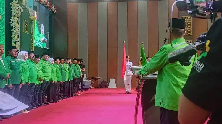 Ismet Mile Lantik Pengurus DPC PPP se-Gorontalo, Minta Kader Maksimalkan Kinerja