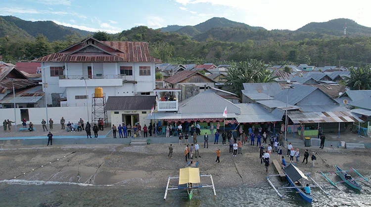 Kenaikan Tarif Wisata Hiu Paus Masih Sebatas Wacana