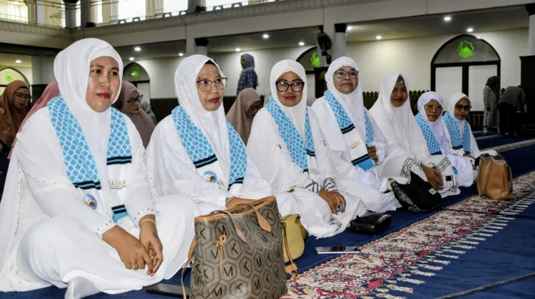 Lepas Pemberangkatan Jemaah Umrah, Begini Harapan Sekda Sugondo