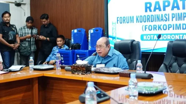 Pemkot Gorontalo Bagikan 1.000 Bendera Merah Putih Sambut HUT ke-81 RI