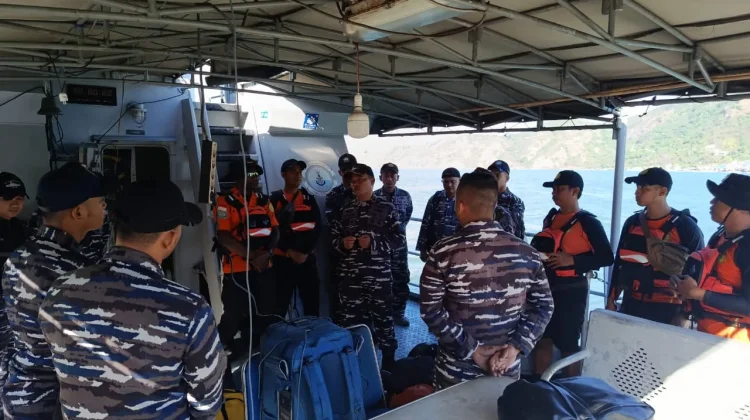 Tim SAR Cari Wisatawan yang Hilang di Perairan Teluk Tomini