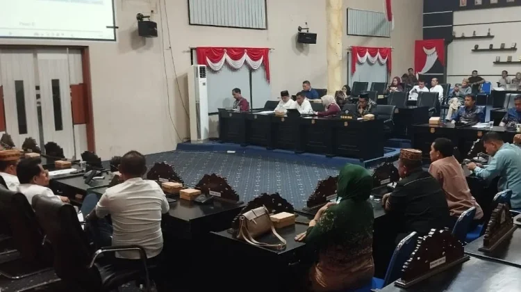 Pemkab-DPRD Kabgor Bahas Proyeksi PAD 2027