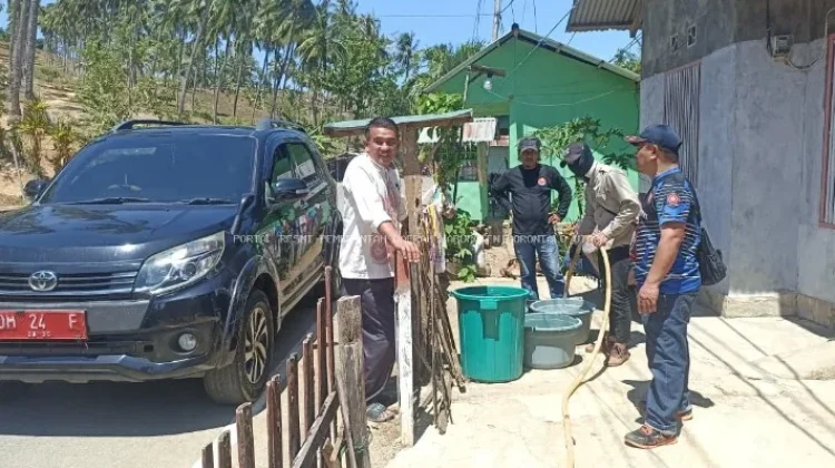 BPBD Gorontalo Utara Salurkan Air Bersih ke Warga Molantadu (