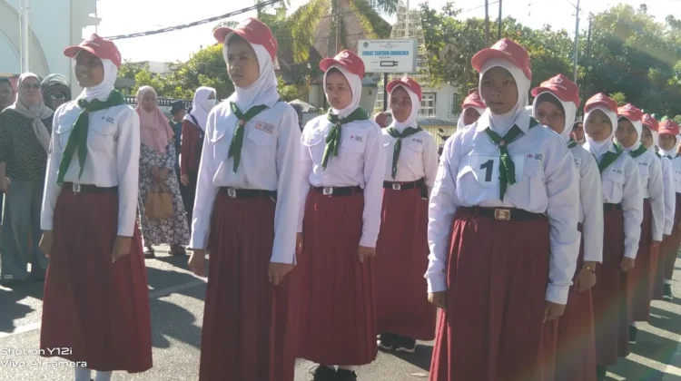 Gerak Jalan HUT RI di Hulonthalangi Perkuat Nasionalisme Siswa SD