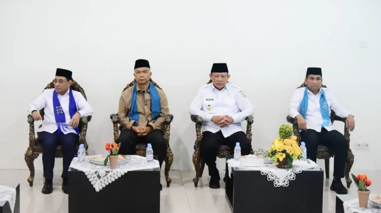 Adat Mopotilolo Sambut Tiga Pejabat Pusat di Gorontalo