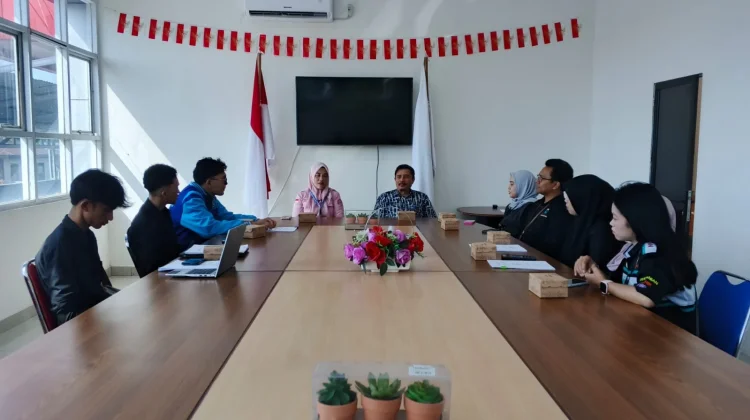 Mahasiswa KKN Ichsan Gorotalo dapat Pengalaman Kelola Pengaduan Publik