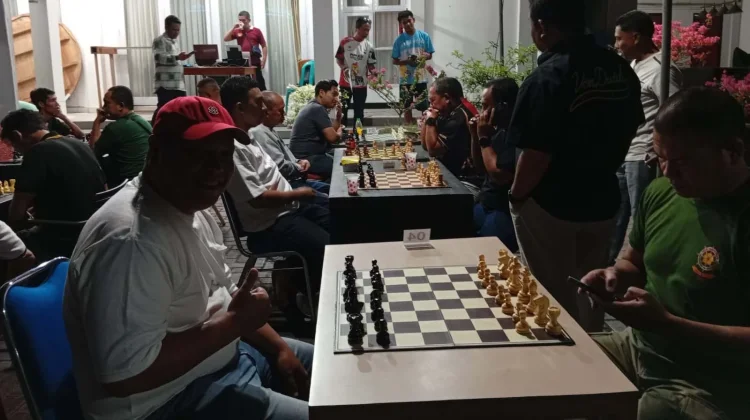 Berlatih di Kantin, Atlet Catur Diskumperindag Raih Juara 2