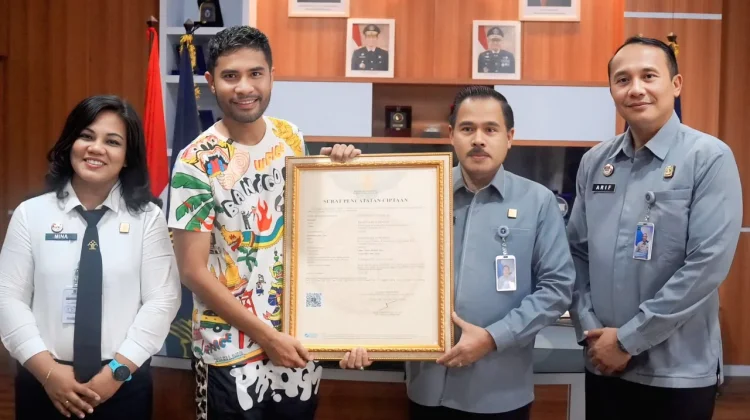 Kemenkum Gorontalo Serahkan Sertifikat Hak Cipta kepada Ecko Show