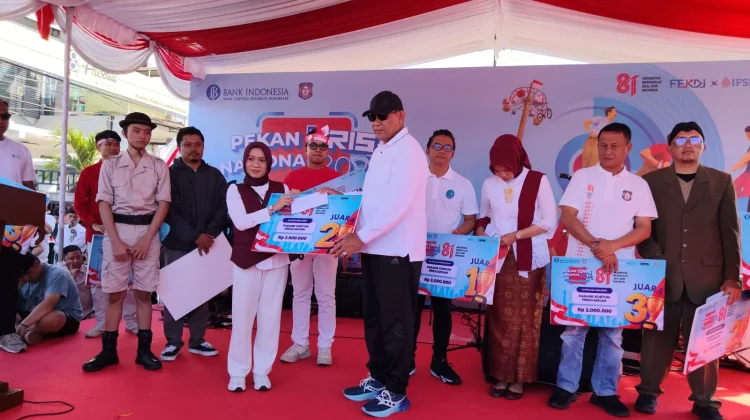 Parade Kostum Pahlawan Warnai HUT ke-81 RI di Gorontalo