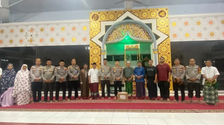 Kapolda Gorontalo Perkuat Silaturahmi Warga lewat Salat Subuh Berjamaah