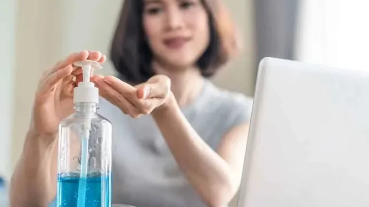 Amankah Hand Sanitizer Digunakan Setiap Hari? Ini Penjelasannya